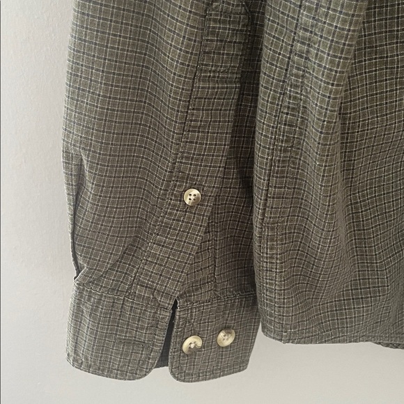 Columbia Men's Dark Olive Casual Shirt Size Medium - Picture 5 of 8